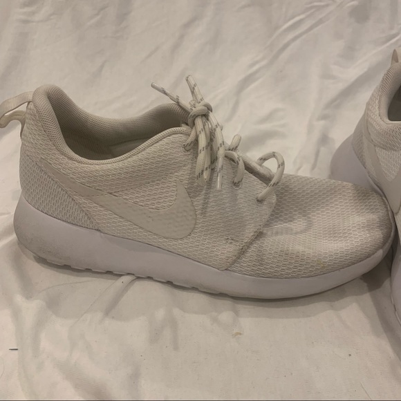 Nike roshe run white sneakers - Picture 2 of 4